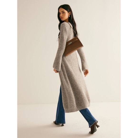 Commense Stacking V-Neck Split Breasted Sweater Dress
Light Brown Size‎ M - Picture 5 of 17